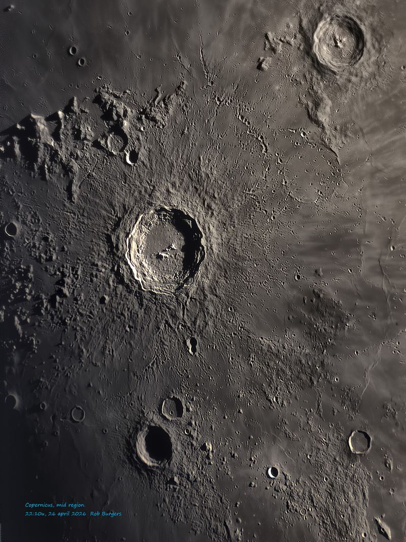 De maankrater Copernicus, gefotografeerd vanuit Eindhoven door Rob Burgers.