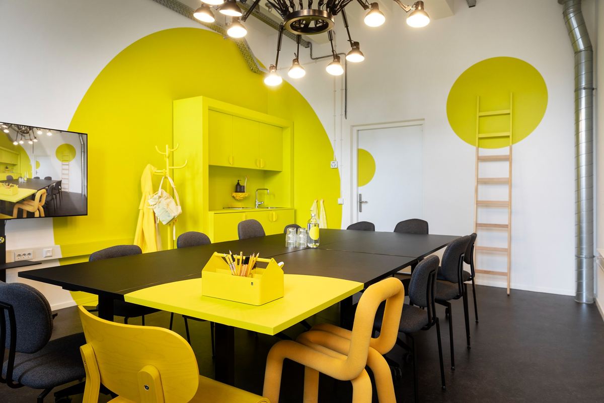 Meeting room setting for the Eindhoven Creative Community members' meeting