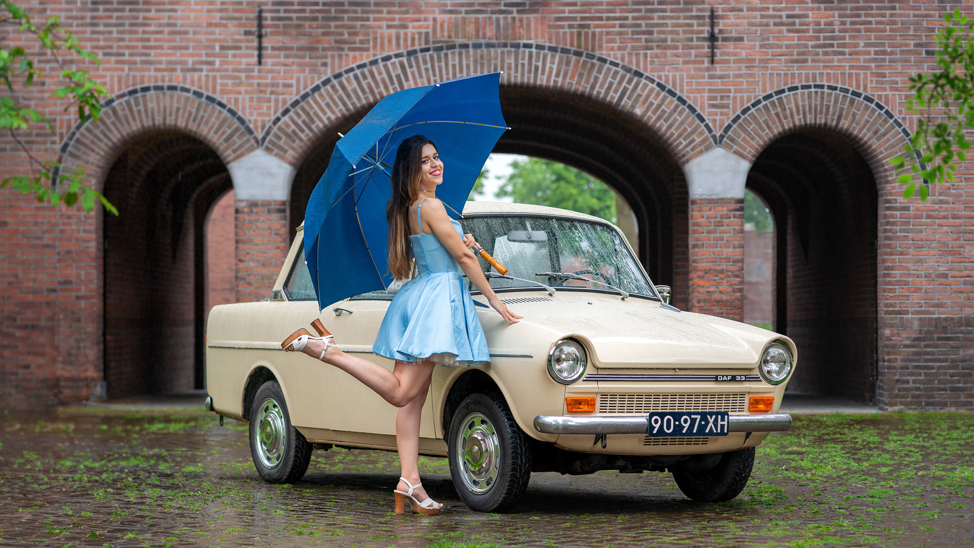 Joana Santos - DAF 33 tijdens een fotoshoot voor de ALS Autokalender 2025